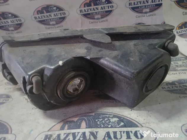 Proiector dreapta Volkswagen Polo 2012
