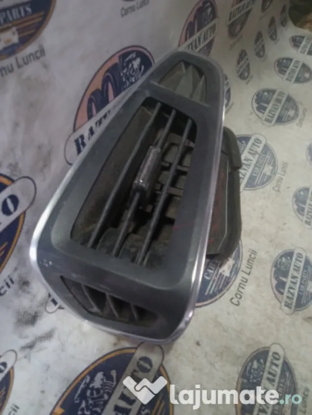 Grila ventilatie stanga Ford Focus 3 2012