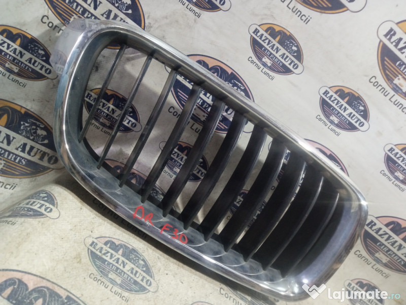 Grila centrala dreapta BMW F30 2015