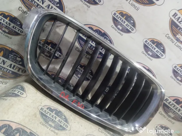 Grila centrala dreapta BMW F30 2015