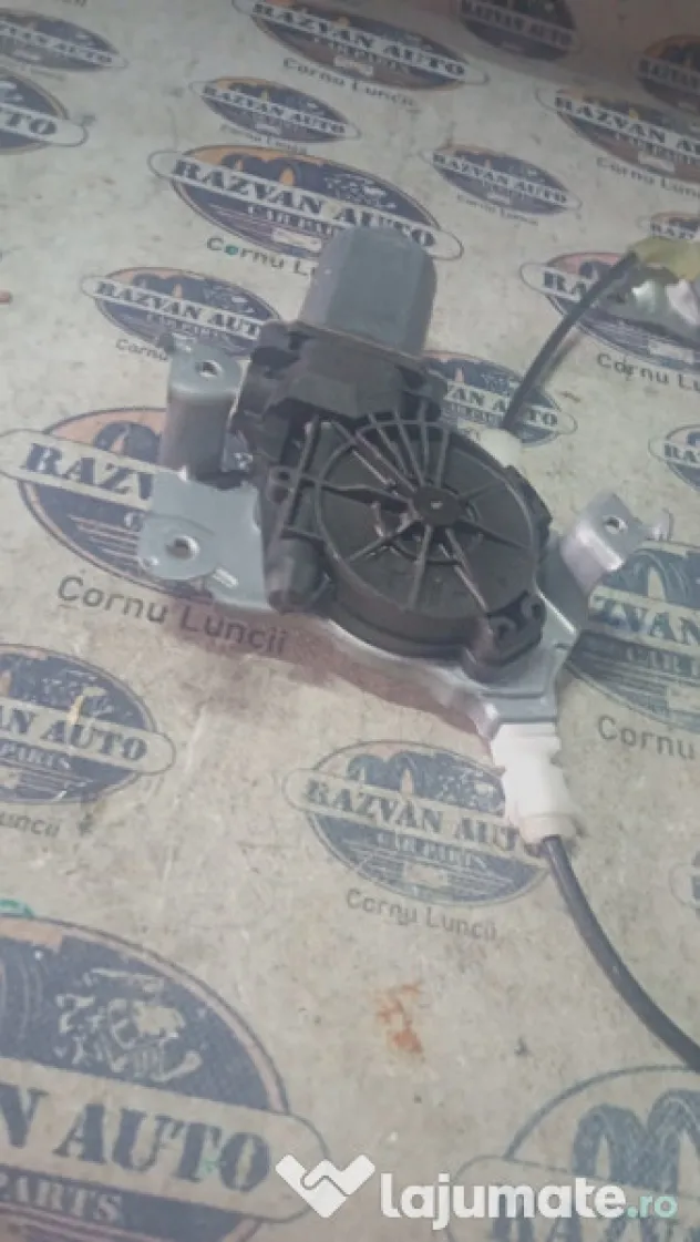 Macara geam dreapta spate Nissan Qashqai 2011