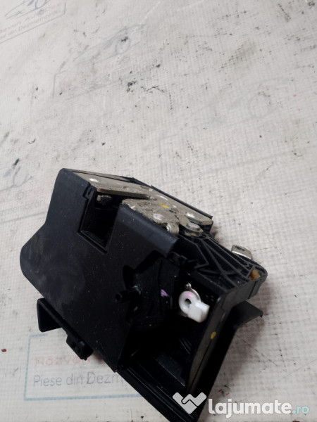Broasca dreapta spate Dacia Duster 2013