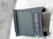 Priza bricheta auxiliara Volkswagen Jetta 2011