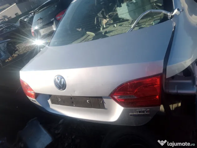 Hayon Volkswagen Jetta 2012