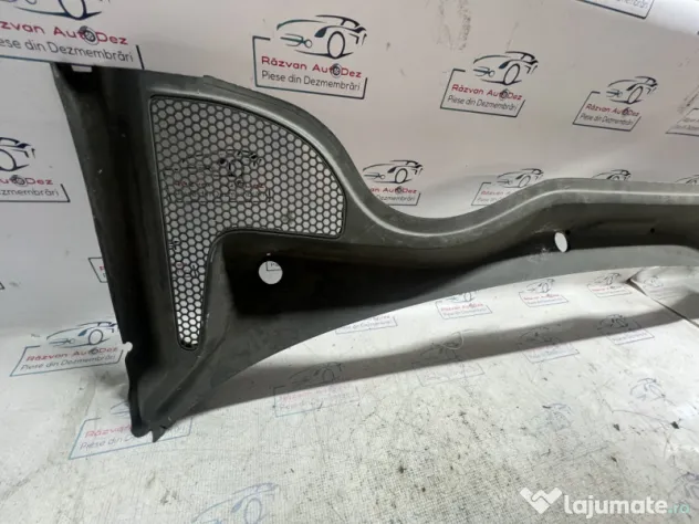 Grila stergatoare Audi A1 2012