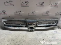 Grila bara fata Dacia Duster 2014