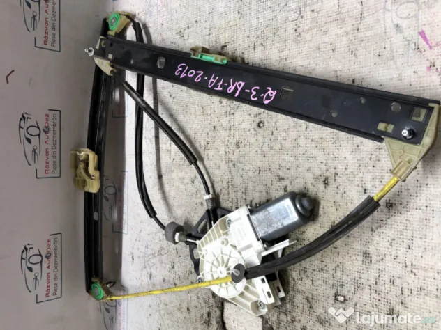 Macara geam dreapta fata Audi Q3 2013