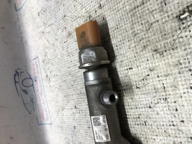Rampa injectie Volkswagen Golf 6 Plus 1.6 2010