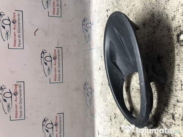 Grila proiector dreapta Nissan Qashqai 1.6 Motorina 2012