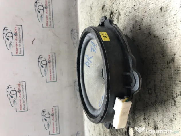 Boxa dreapta fata Renault Captur 2015