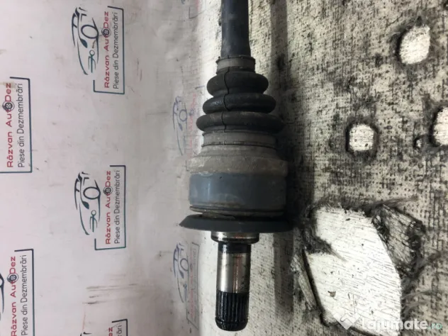 Planetara stanga spate BMW Seria 1 F20 2.0 Motorina 2014