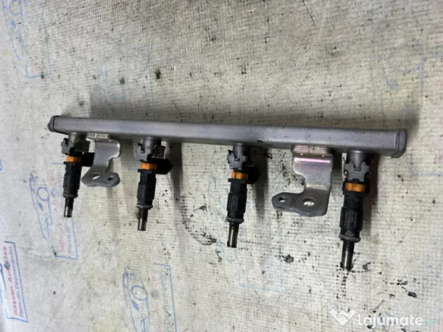 Rampa plus injectoare Dacia Duster 1.6 Benzina 2019