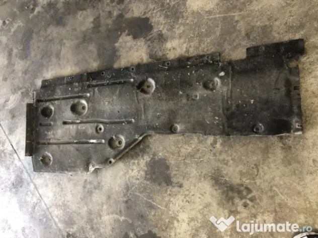 Scut lateral dreapta BMW X1 2010