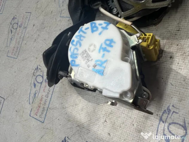Set Centuri fata cu capsa Volkswagen Passat B7 2012
