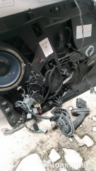 Macara geam stanga fata Ford Fiesta 2012
