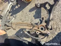 Fuzeta dreapta fata Volkswagen Touareg 3.0 Motorina 2014