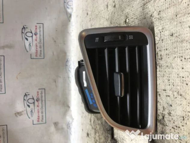 Grila ventilatie stanga Suzuki SX4 1.6 Benzina 2015