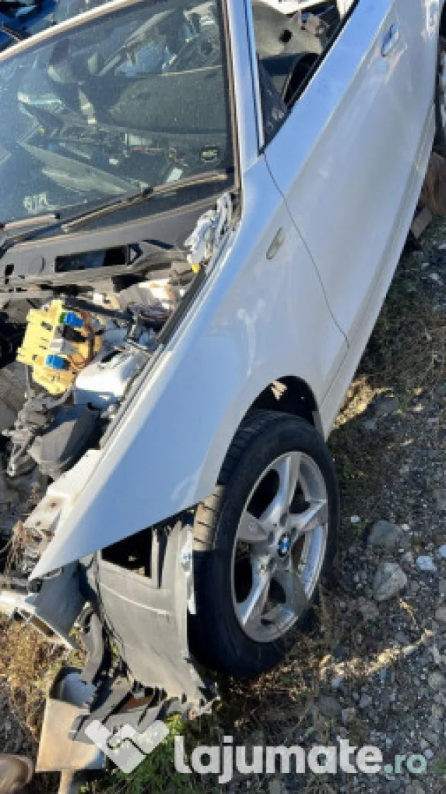 Aripa Stanga Fata BMW Seria 1 E88 2012