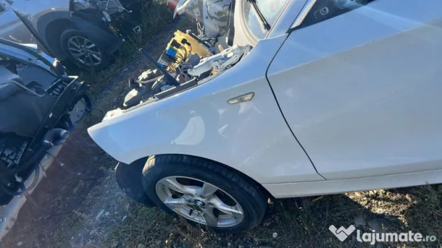 Aripa Stanga Fata BMW Seria 1 E88 2012