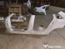 Prag stanga cu bucată de aripă Audi A4 B9 Berlina 2018