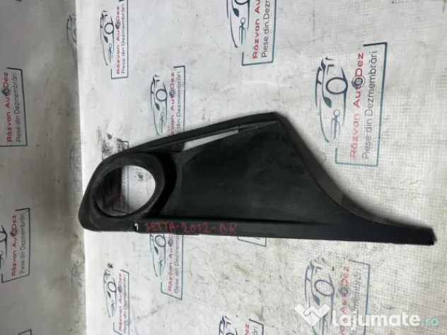 Grila proiector dreapta Volkswagen Jetta 2012