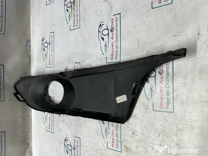 Grila proiector dreapta Volkswagen Jetta 2012
