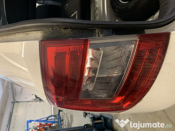 Stop stanga aripa Skoda Octavia 3 Break 1.6 Motorina 2015