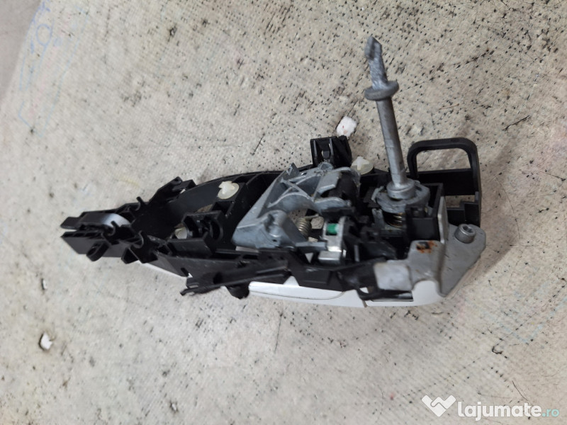 Maner exterior dreapta fata BMW F30 - Motorina 2012