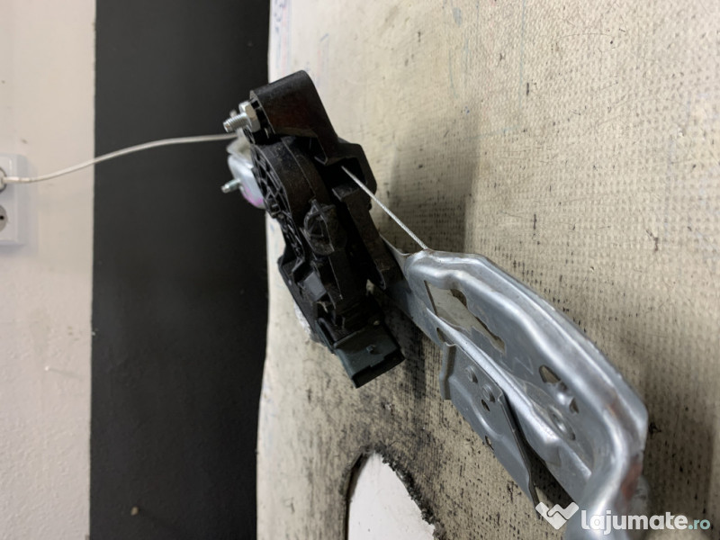 Macara geam stanga spate Renault Megane 4 - Motorina 2015