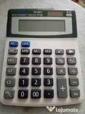 Calculator mic de birou 