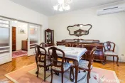 Vilă tip bloc 12 camere, 2 garaje 2 boxe zona Tomis 1 Flăm