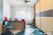Vilă tip bloc 12 camere, 2 garaje 2 boxe zona Tomis 1 Flăm
