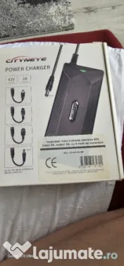 Încărcător biciclete și trotinete electrice 