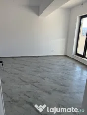 Apartament 3 camere terasă și loc de parcare 