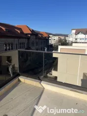 Apartament 3 camere terasă și loc de parcare 
