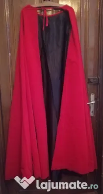 Pelerină magician de catifea, căptușită.