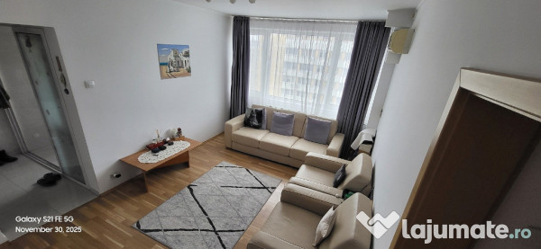 Proprietar apartament 3 camere,semidecomandat,etaj 9din10,central