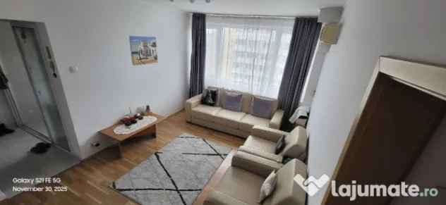 Proprietar apartament 3 camere,semidecomandat,etaj 9din10,central