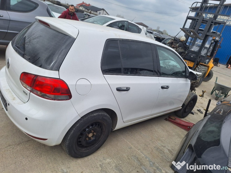 Dezmembrez VW Golf VI 1.6 TDI CAYB 90 cai Cutie Manuala 5 Trepte LHW
