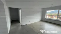 Apartament 2 camere, decomandat - zona Noua