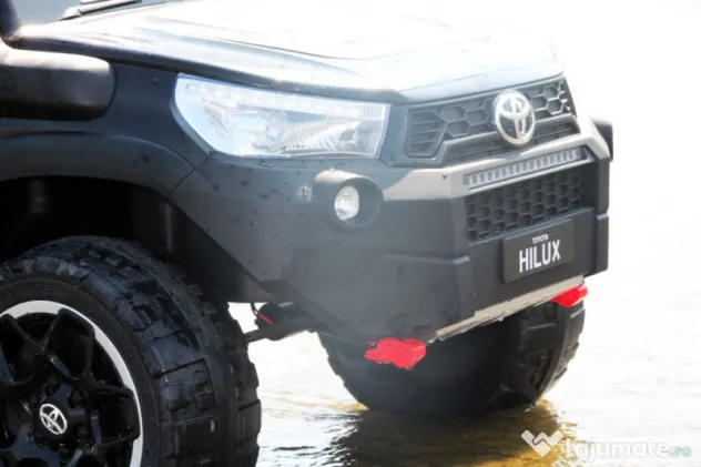Masinuta electrica pentru 2 copii Toyota Hilux 4WD #Black