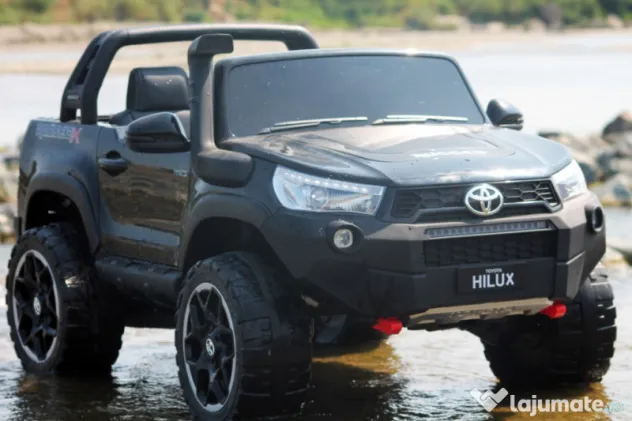 Masinuta electrica pentru 2 copii Toyota Hilux 4WD #Black