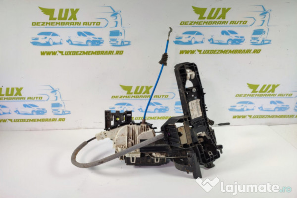 Broasca incuietoare usa stanga fata a2047601700 Mercedes-Ben