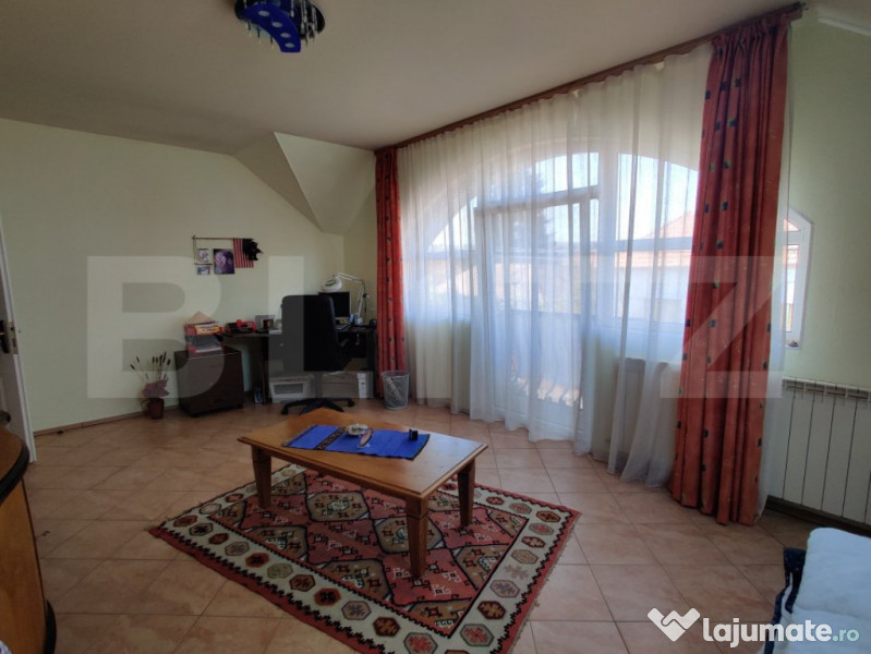 Casa deosebita 260 mp, teren 400 mp, zona Andrei Muresanu En