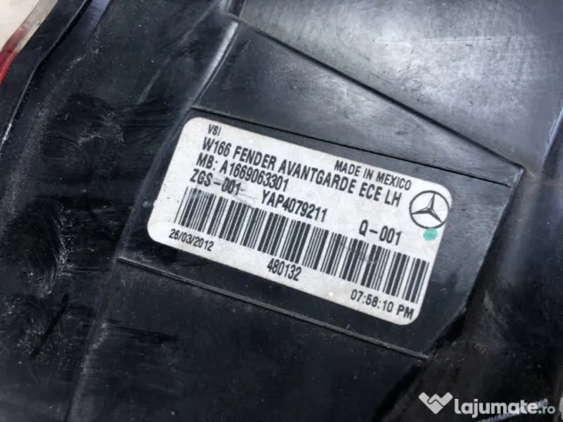 Stop stanga aripa Mercedes ML W166 0.6 Benzina 2012