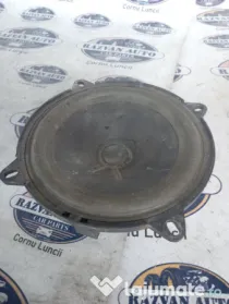 Boxa stanga fata Dacia Duster 2011