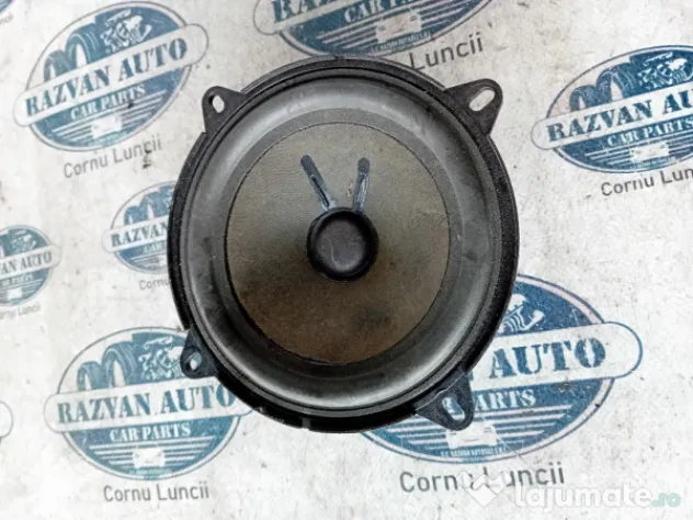 Boxa dreapta fata Dacia Duster 2013