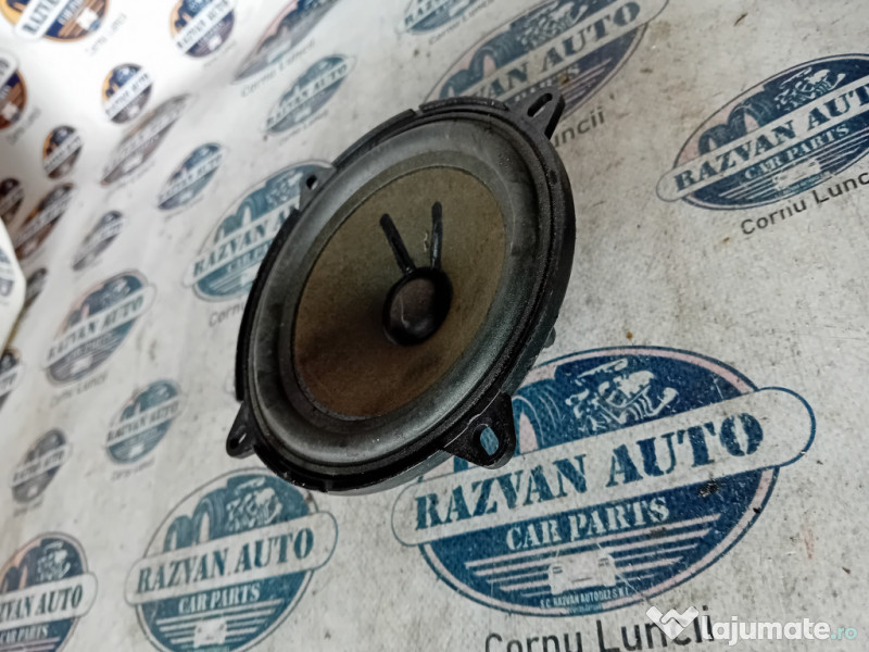Boxa dreapta fata Dacia Duster 2013