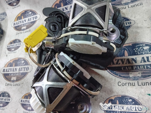 Set Centuri fata cu capsa Volkswagen Passat CC 2011