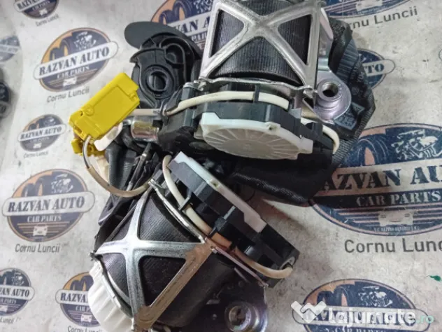Set Centuri fata cu capsa Volkswagen Passat CC 2011
